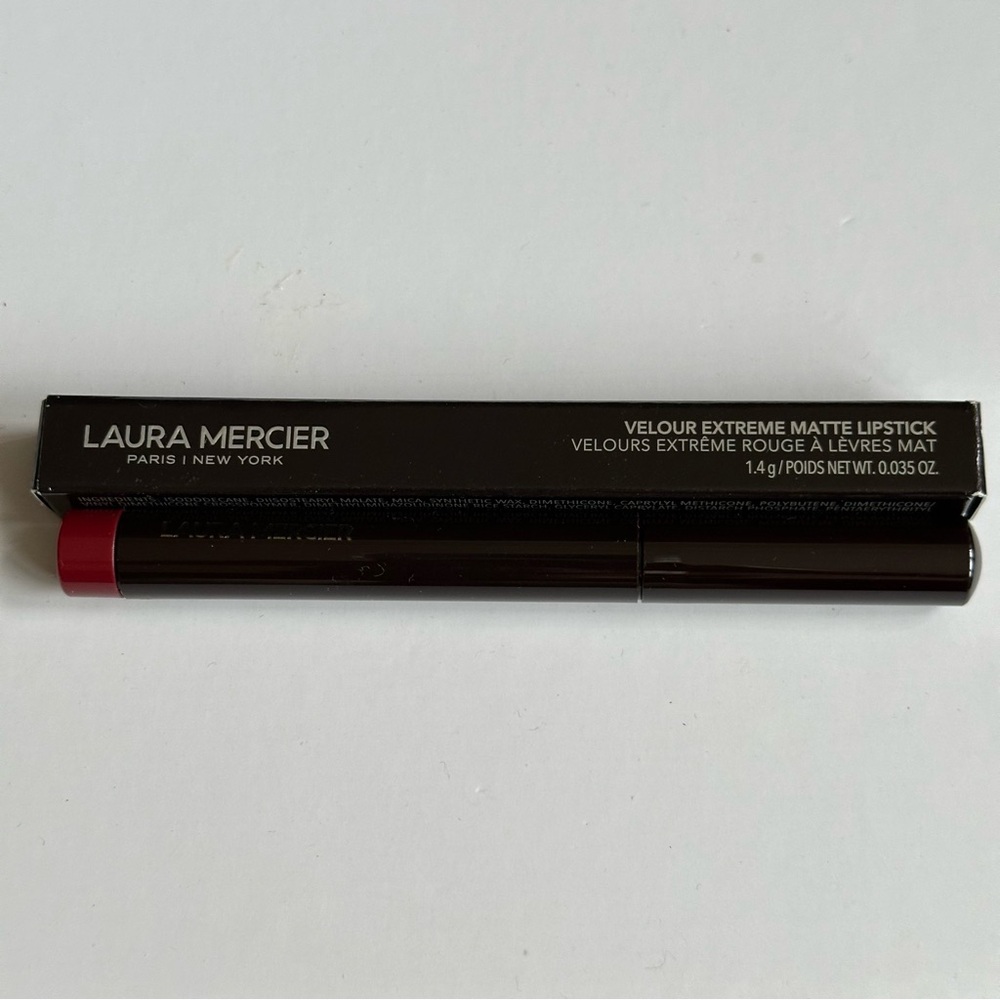 BNIB Laura Mercier Velour Extreme Matte Lipstick - Femme ♥️